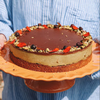 Feketeribizlis-pisztácia torta